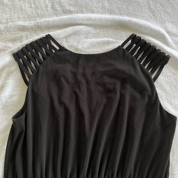 Black dress - Picture 5 of 10